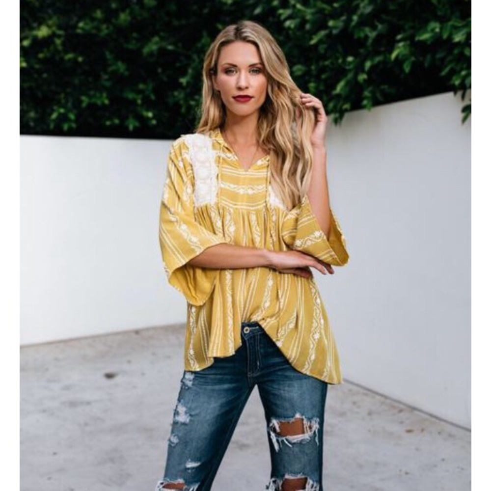 Vici Here Comes The Sun Lace Top